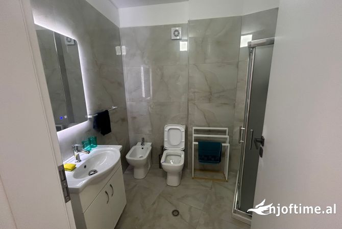 Shtepi me qera Apartament ne Vlore, 1+1, Mobilimi E mobiluar, Pagesa 500  Euro.