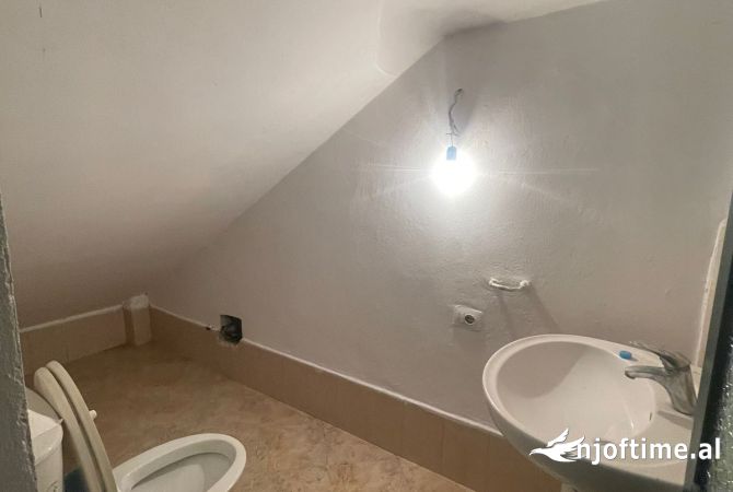 Shitet Dyqan te 21 dhjetori 150.000 euro