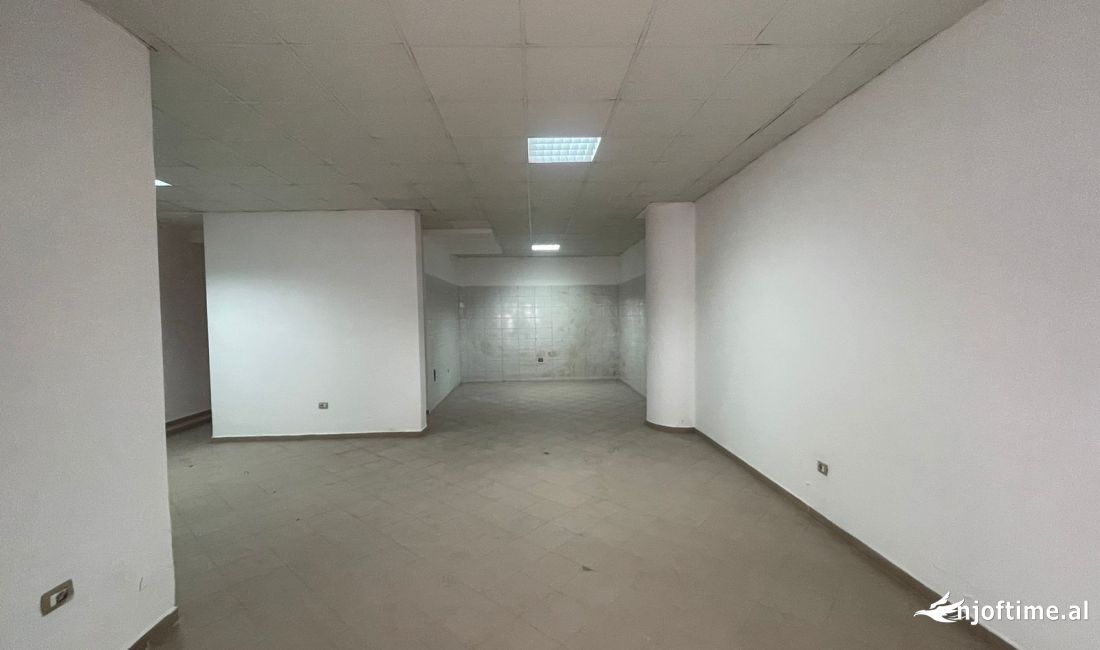 Dyqan ne shitje prane 21 dhjetorit 150.000 euro