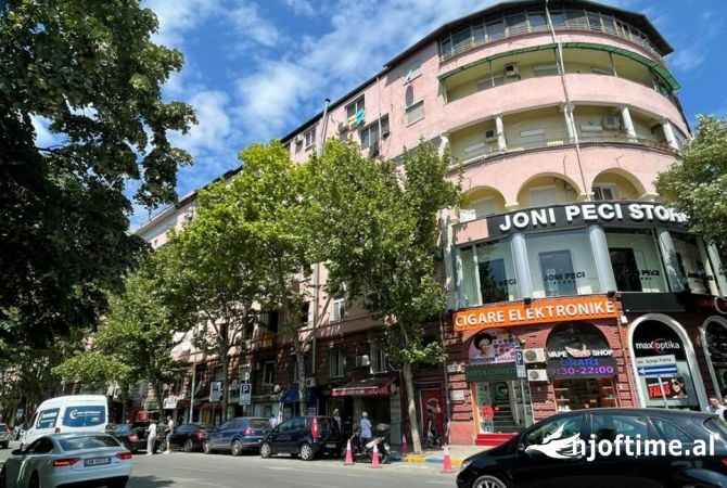 Ambiente Commerciale in Vendita 2+1 a Tirana - 500,000 Euro