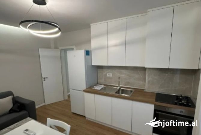 Shtepi me qera Apartament ne Tirane, 1+1, Mobilimi E mobiluar, Pagesa 600  Euro.