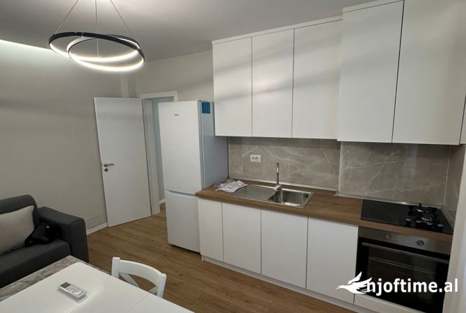Shtepi me qera Apartament ne Tirane, 1+1, Mobilimi E mobiluar, Pagesa 600  Euro.