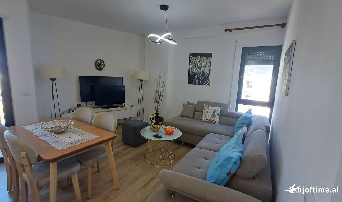 Shtepi ne shitje Apartament ne Tirane, 2+1, Mobilimi E mobiluar, Pagesa 145,000  Euro.