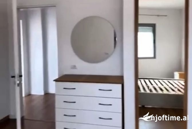 Shtepi ne shitje Apartament ne Tirane, 2+1, Mobilimi Bosh, pa mobiluar, Pagesa 150,000  Euro.