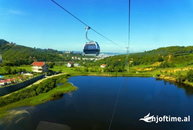 Ambiente Commerciale in Vendita 1+1 a Tirana - 444,550 Euro