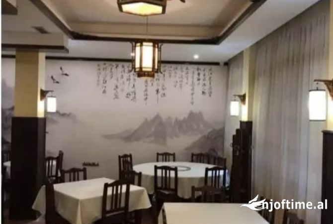 Ambiente Commerciale in Vendita 2+1 a Tirana - 500,000 Euro