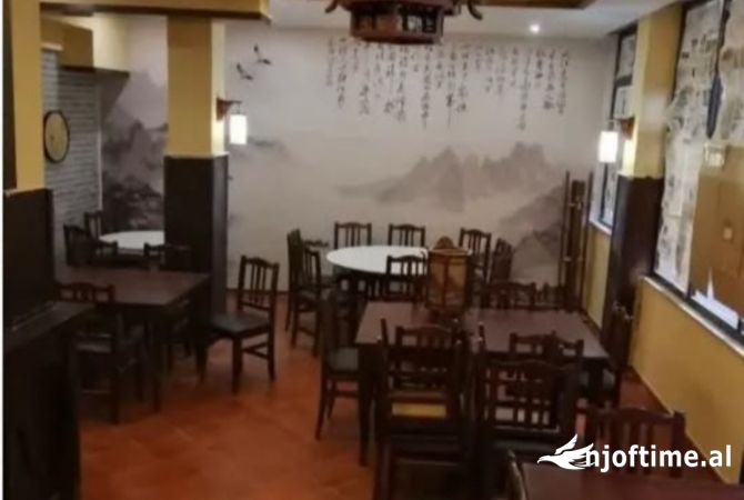 Ambiente Commerciale in Vendita 2+1 a Tirana - 500,000 Euro