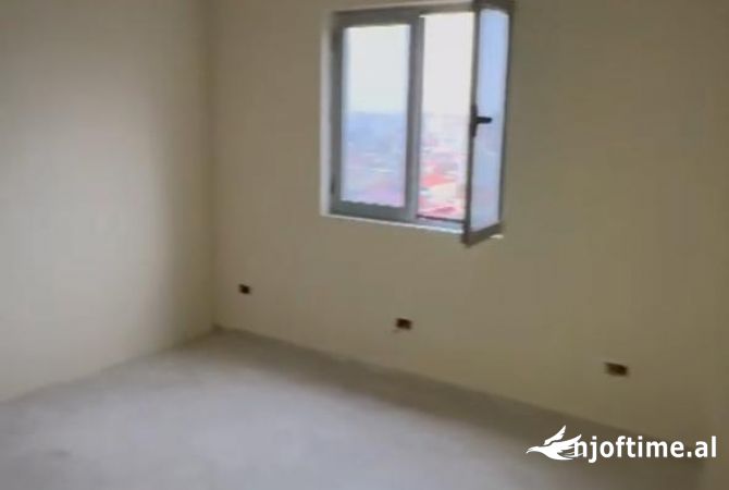 Shtepi ne shitje Apartament ne Tirane, 2+1, Mobilimi Bosh, pa mobiluar, Pagesa 110,000  Euro.