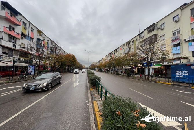 Ambiente Commerciale in Affitto 1+1 a Tirana - 430 Euro