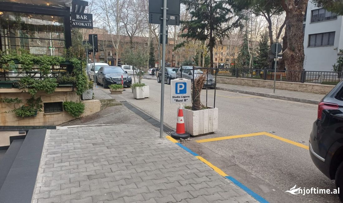 Shitet Dyqan Ish Ekspozita 61.000 euro