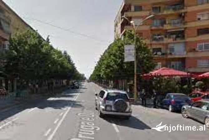 Ambiente Commerciale in Vendita 1+1 a Tirana - 160,000 Euro