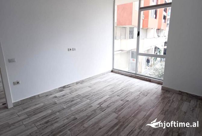 Business Property in Sale 1+1 in Tirana - 407,500 Euro