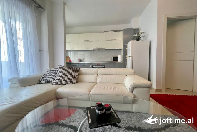Shtepi me qera Apartament ne Tirane, 1+1, Mobilimi E mobiluar, Pagesa 350  Euro.