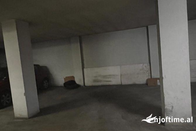 Business Property in Sale 4+1 in Tirana - 35,000 Euro