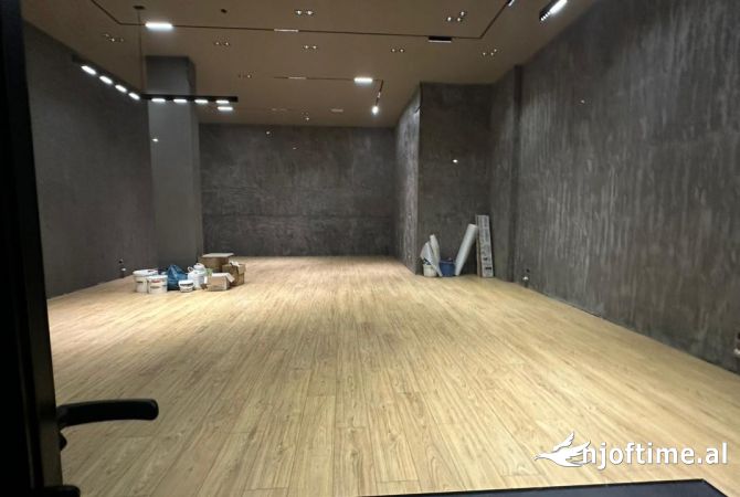 Business Property in Sale 1+1 in Tirana - 210,000 Euro