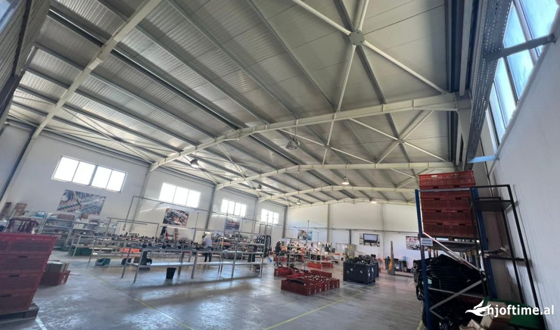 Shitet Magazine Vaqarr   780.000 euro