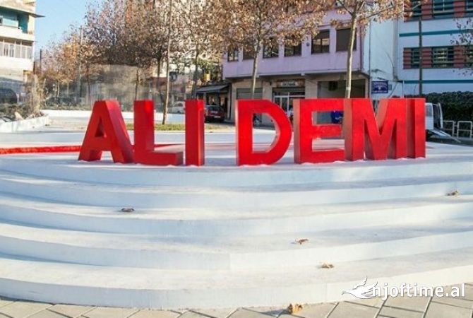 Magazine me qira  400 m2 Ali Demi 1000 euro