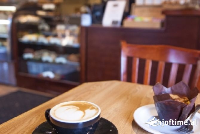 Lokal me qira Komuna e Parisit