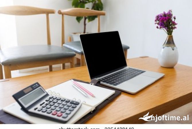 Ambiente Commerciale in Affitto 3+1 a Tirana - 2,100 Euro