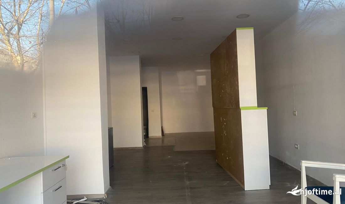 Dyqan me qira ne Laprake 600 euro