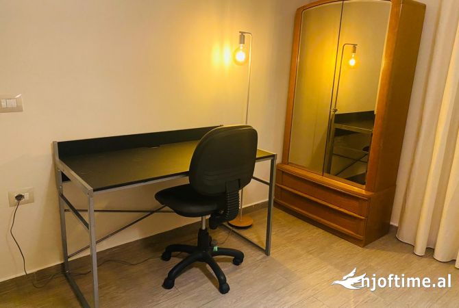Shtepi ne shitje Apartament ne Tirane, 2+1, Mobilimi E mobiluar, Pagesa 258,000  Euro.