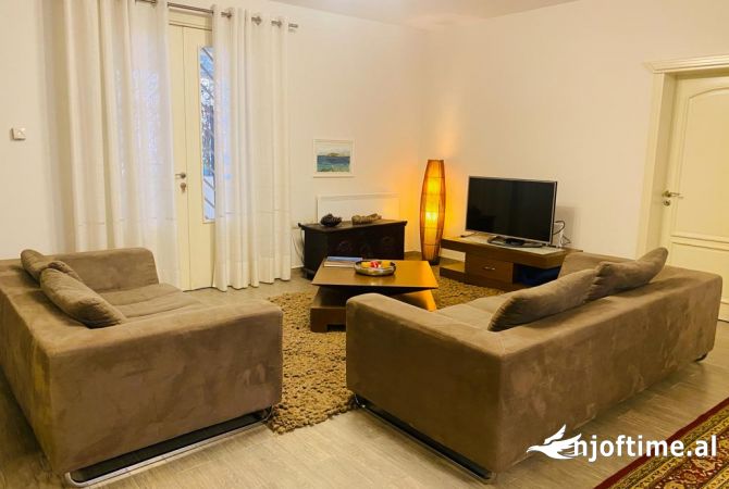 Shitet Apartament 2+1+2 prane Vasil Shantos