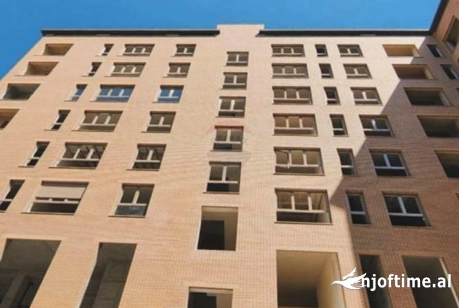 Shitet Dyqan te Profarma 170.230 euro 