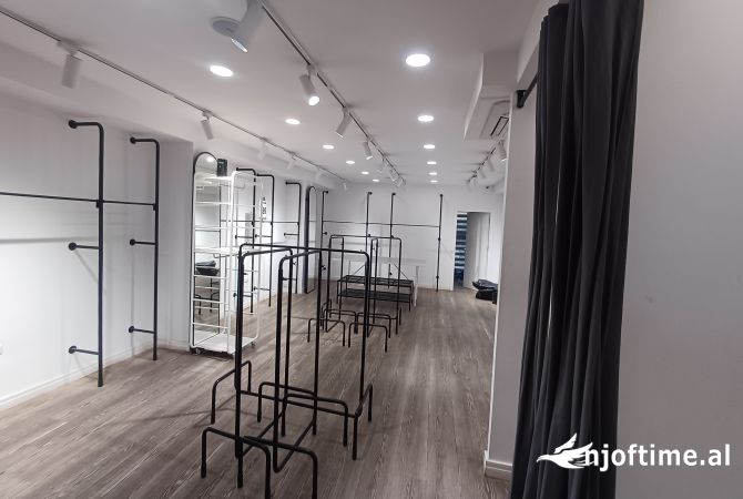 Pajisje biznesi ne shitje ne Tirane - 10,000 Euro