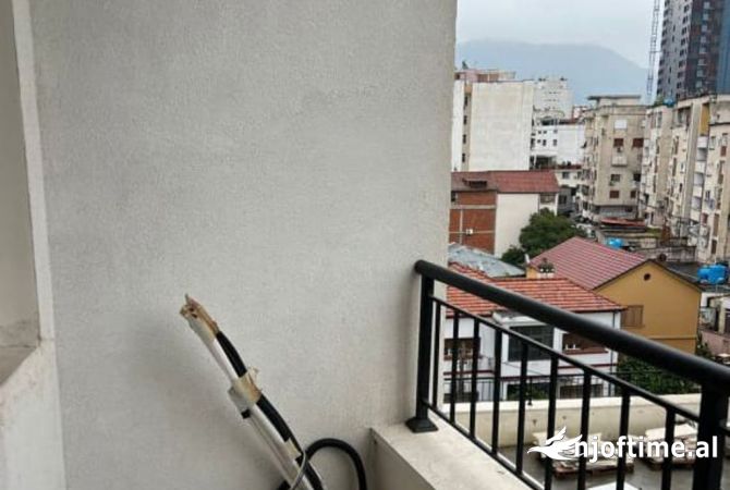Shtepi ne shitje Apartament ne Tirane, 2+1, Mobilimi E mobiluar, Pagesa 260,000  Euro.