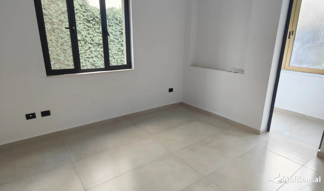 Zyre me qira ne Bllok rr.Vaso Pasha 