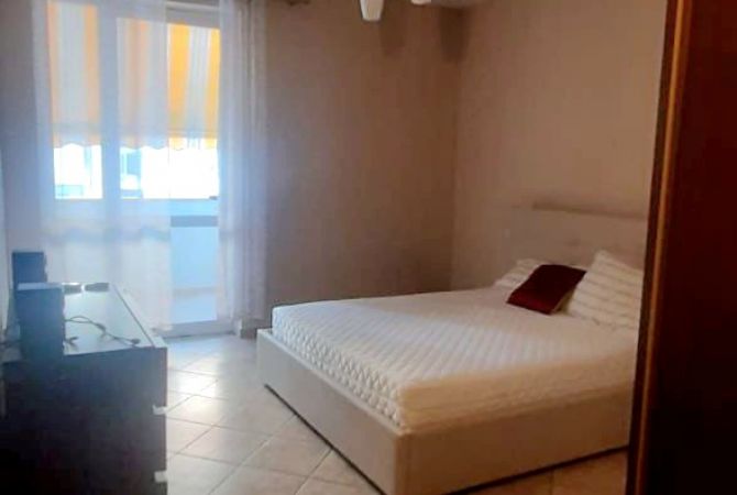 Apartament 2+1 me qira Komuna e Parisit  
