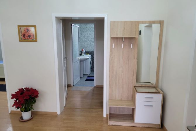Shtepi me qera Apartament ne Tirane, 3+1, Mobilimi E mobiluar, Pagesa 700  Euro.