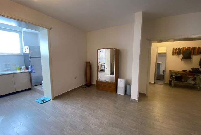 Shitet Apartament 2+1+2 VASIL SHANTO 