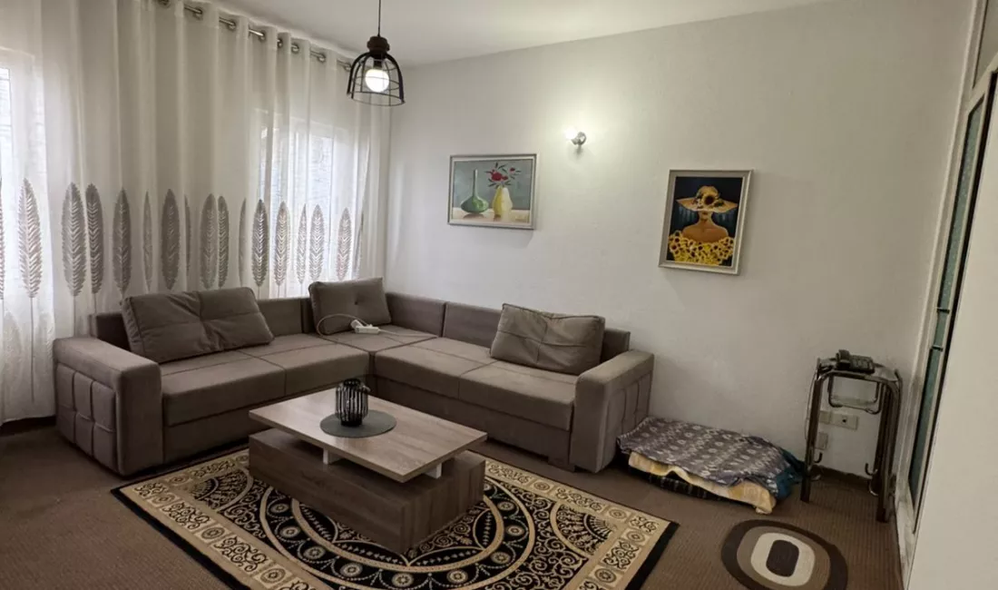 Shtepi ne shitje Shtepi Private ne Tirane, 4+1, Mobilimi E mobiluar, Pagesa 349,000  Euro.
