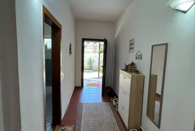 Shtepi ne shitje Shtepi Private ne Tirane, 4+1, Mobilimi E mobiluar, Pagesa 349,000  Euro.