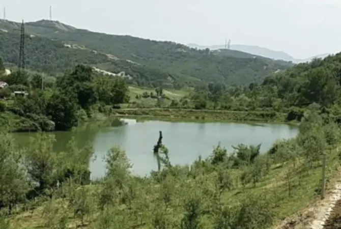 Truall ose Toke ne Durres - 110,000 Euro