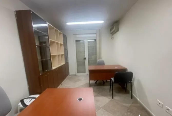 Business Property for Rent 3+1 in Tirana - 600 Euro
