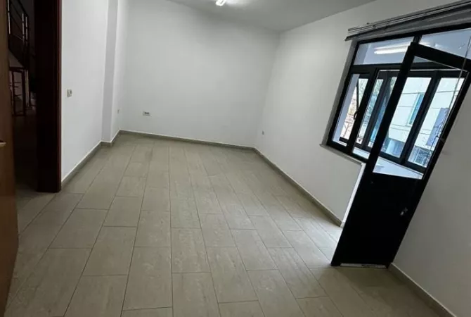 Business Property for Rent 3+1 in Tirana - 1,500 Euro