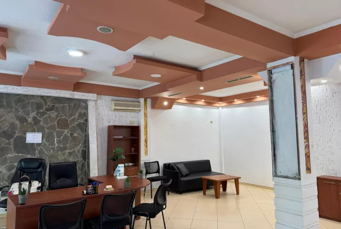 Business Property for Rent 1+1 in Tirana - 400 Euro