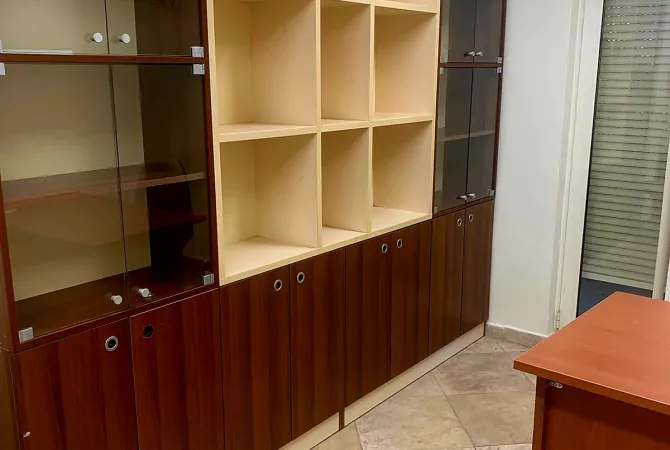 Business Property for Rent 3+1 in Tirana - 500 Euro