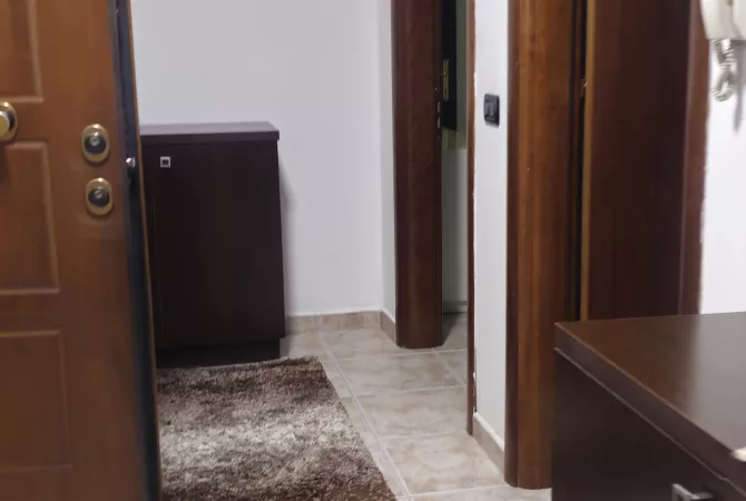 Shtepi me qera Apartament ne Tirane, 2+1, Mobilimi E mobiluar, Pagesa 1,000  Euro.