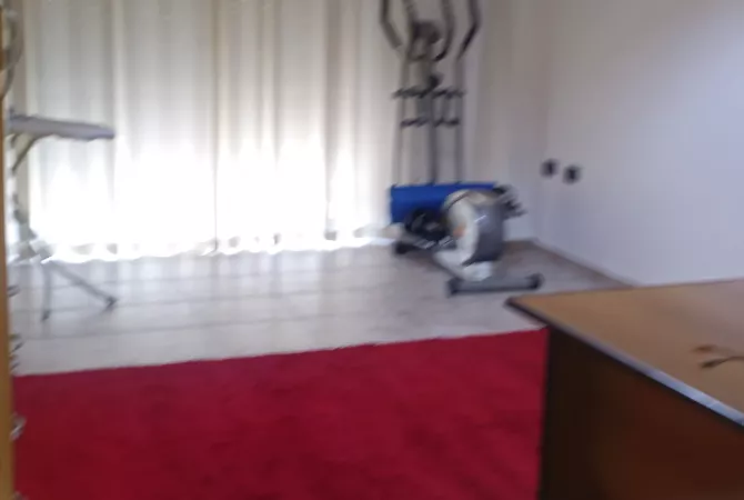 Shtepi me qera Apartament ne Tirane, 2+1, Mobilimi E mobiluar, Pagesa 1,000  Euro.