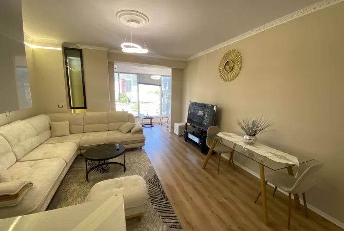 Shtepi me qera Apartament ne Tirane, 1+1, Mobilimi E mobiluar, Pagesa 700  Euro.