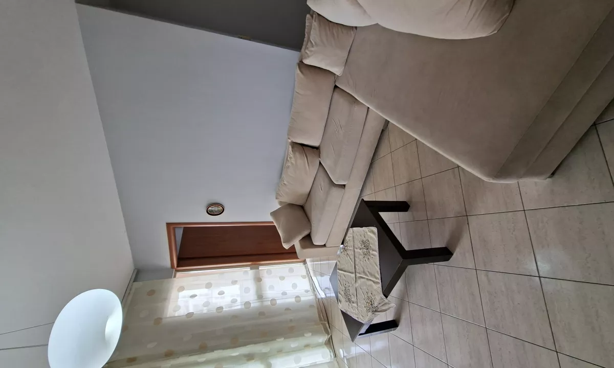 Shtepi ne shitje Apartament ne Tirane, 1+1, Mobilimi E mobiluar, Pagesa 192,000  Euro.