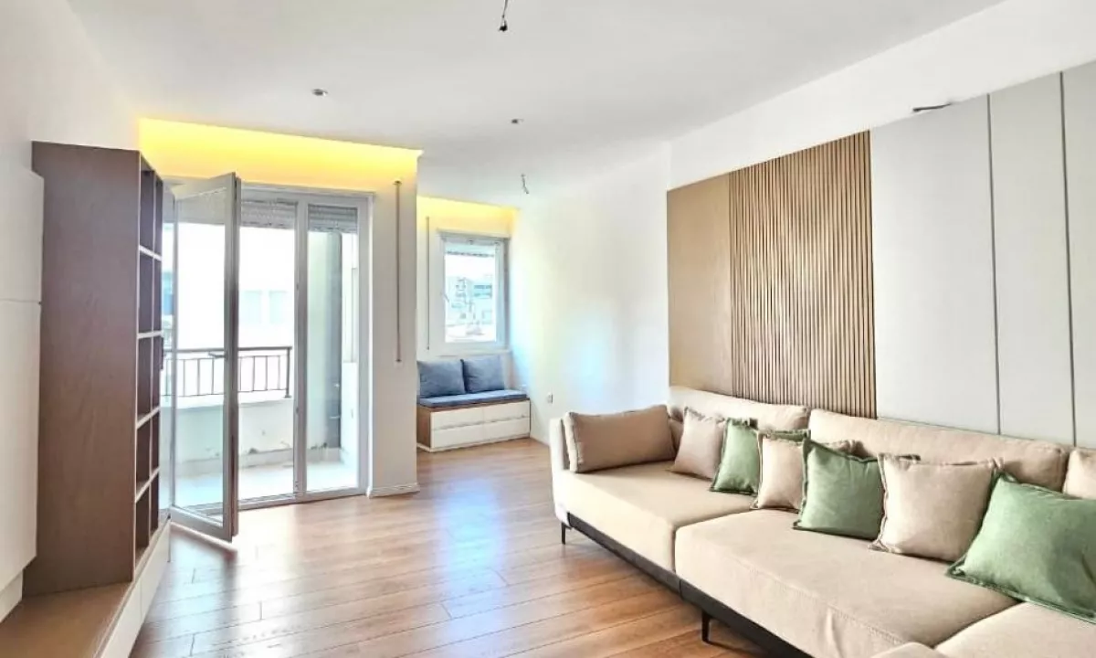 Shtepi me qera Apartament ne Tirane, 2+1, Mobilimi E mobiluar, Pagesa 1,300  Euro.