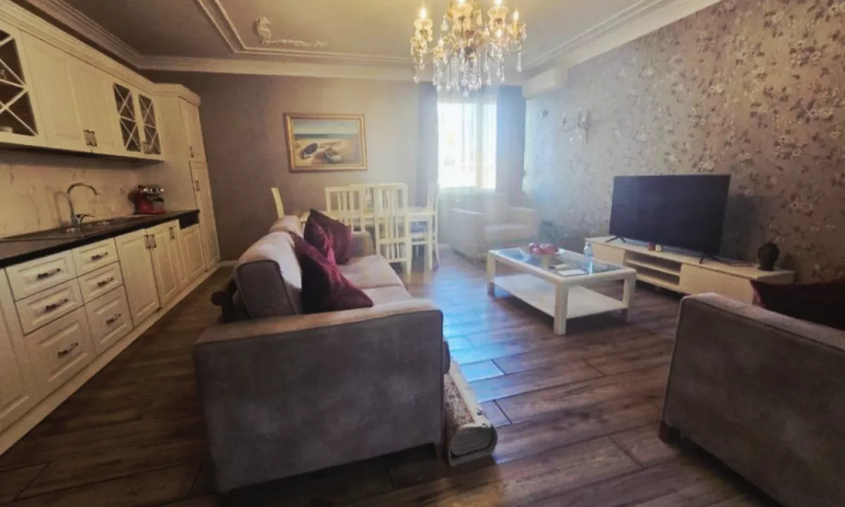 Shtepi ne shitje Apartament ne Tirane, 2+1, Mobilimi E mobiluar, Pagesa 385,000  Euro.