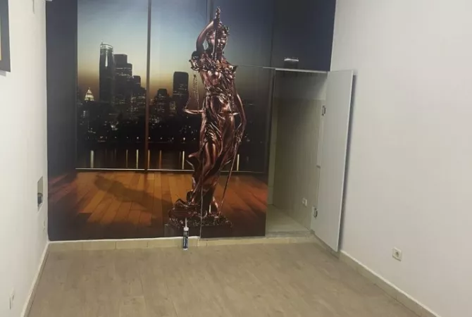 Business Property for Rent 3+1 in Tirana - 370 Euro