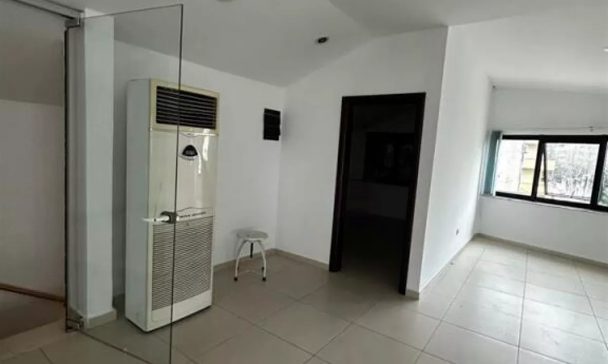 AMBIENT BIZNESI ME QIRA 2 KATE BRRYLI 1500 EURO 