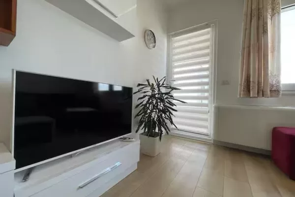 APARTAMENT 2+1 ME QIRA LIQENI I THATE