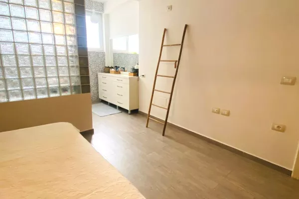 Shtepi ne shitje Apartament ne Tirane, 2+1, Mobilimi E mobiluar, Pagesa 258,000  Euro.